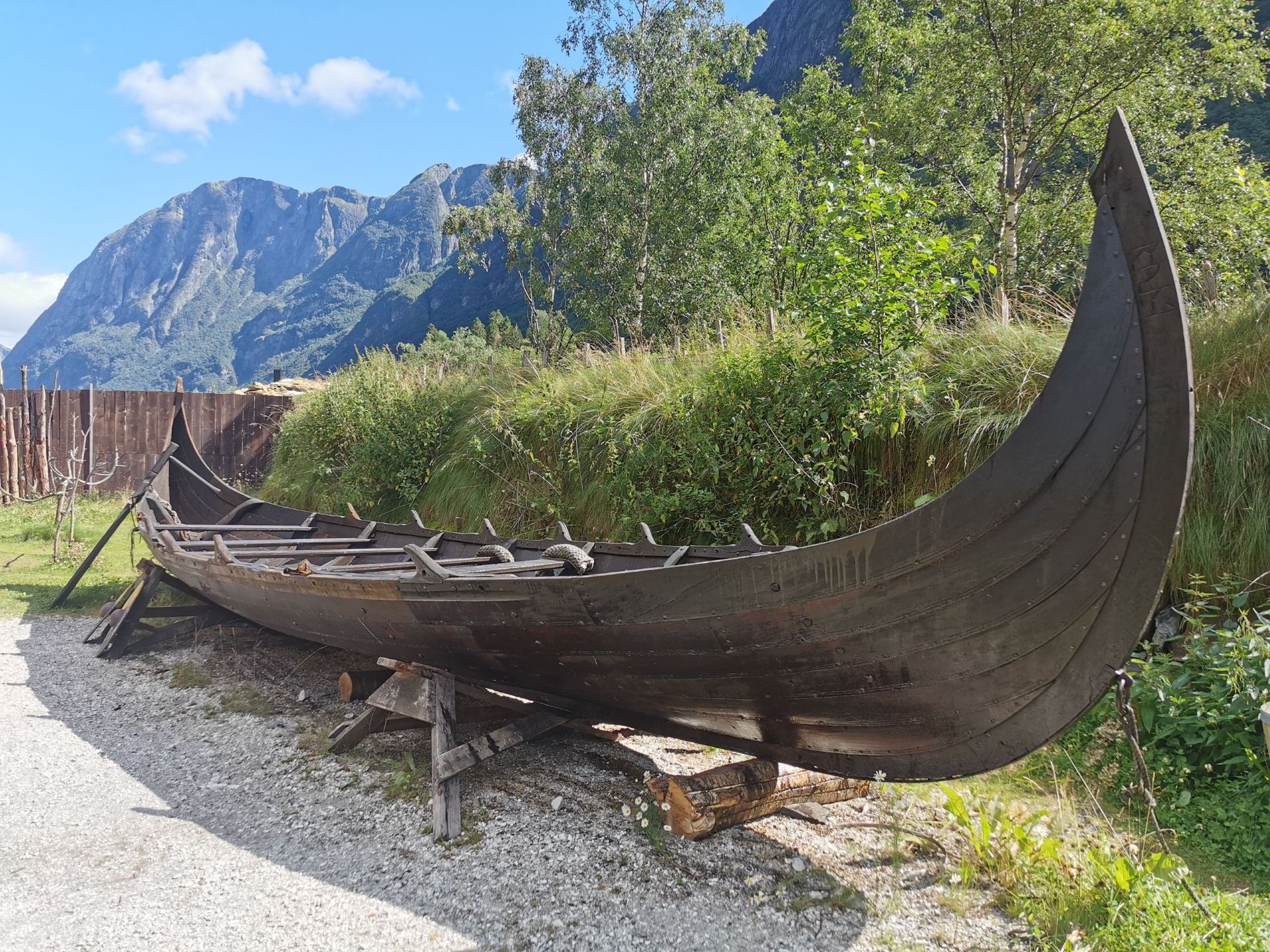 Foto126e-wikingerdorf-gudvangen-schnellboot